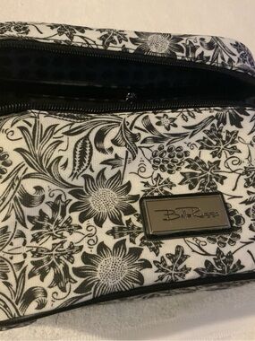 Bella Russo 🌺 Floral Cosmetic Case Toiletry Bag
